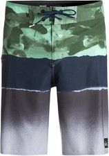 QUIKSILVER Men's Boardshorts  BLOCKED RESIN CAMO 20" - GQB6 - Size 33 - NWT