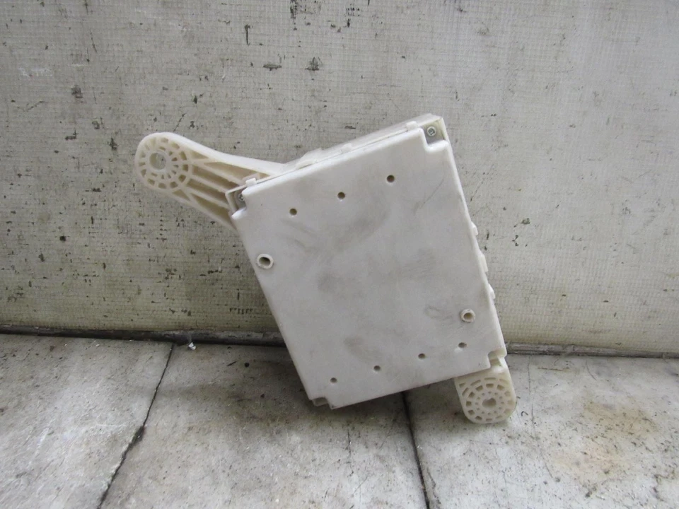 Honda Odyssey 2012 cabina caja de fusibles 38230TK8A213 Foto 2 de 4