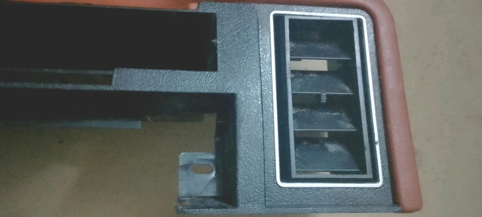 Consola central Fiat 132 OEM nos muy raro stock antiguo Foto 3 de 4