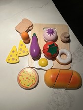 Kids hape chefs choice pretend food. Wooden veggies and bread w/cutting board