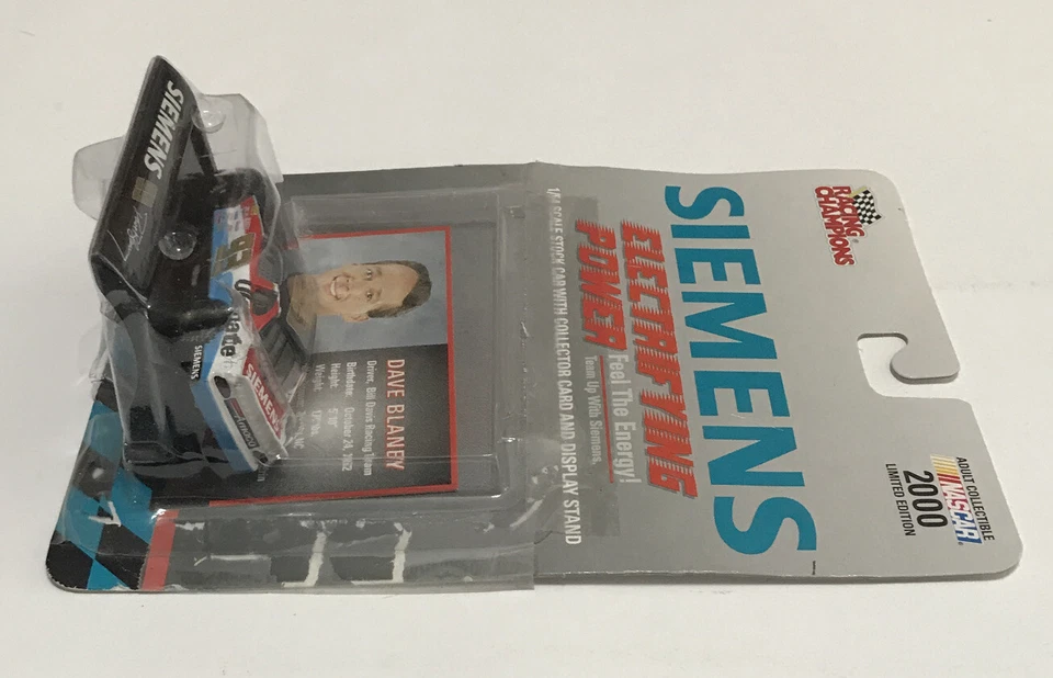 2000 Racing Champions Dave Blaney 1:64 NASCAR Stock Car Collector Card & Stand - Image 4 of 4