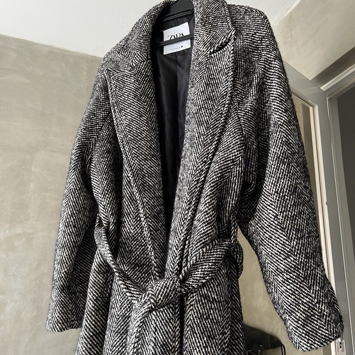 zara coat アウター　wool ZARA FW24 BELTED HERRINGBONE COAT GRAY SIZE XL REF. 8452/121