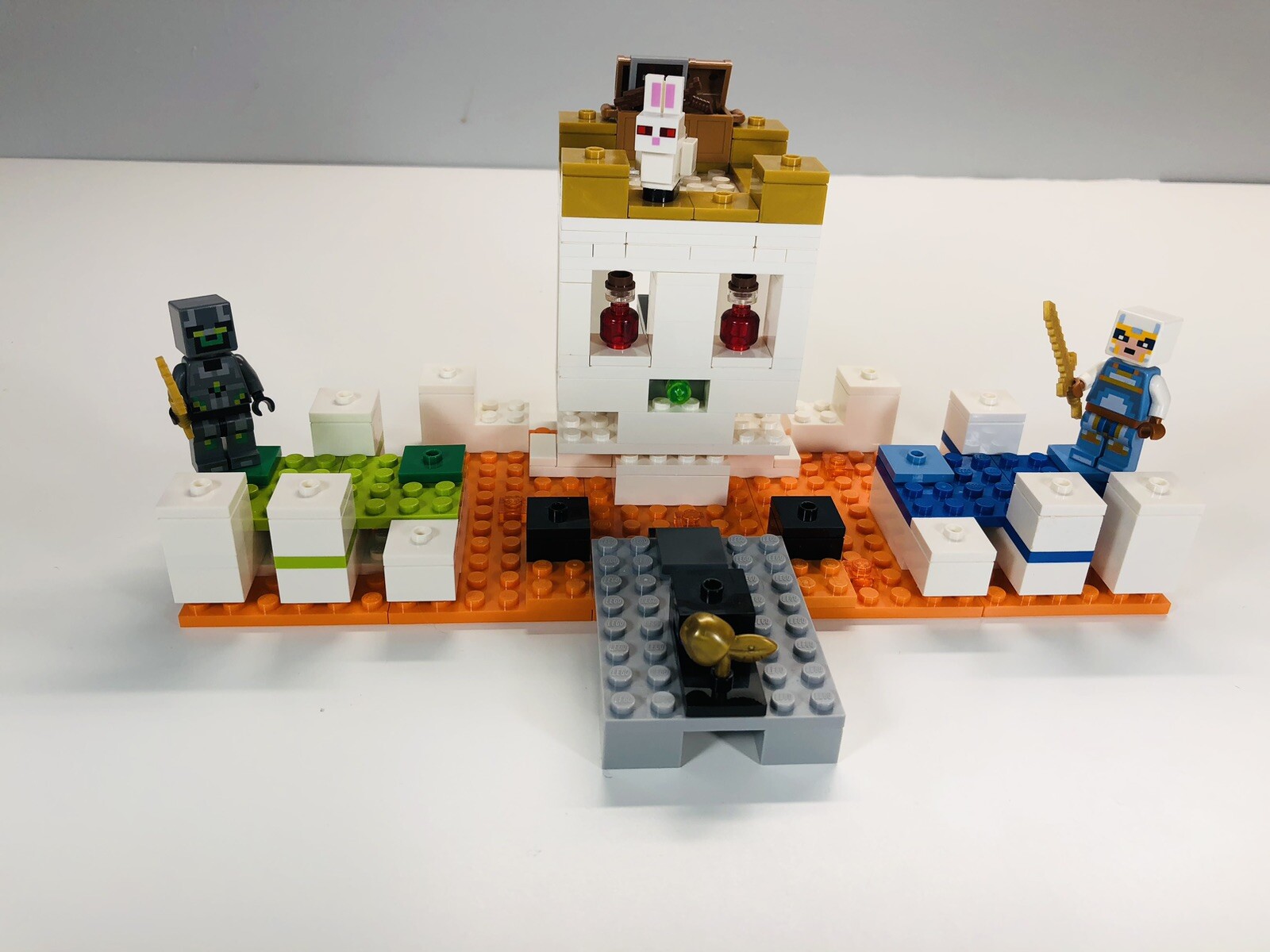 Lego Minecraft: The Skull Arena 21145 Complete