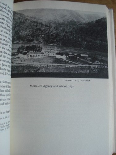 The Mescalero Apaches Sonnichsen, C. L..1973 hardback.second edition - Foto 7 di 12