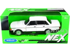 VOLVO 240 GL WHITE 1/24 DIECAST MODEL CAR BY WELLY 24102