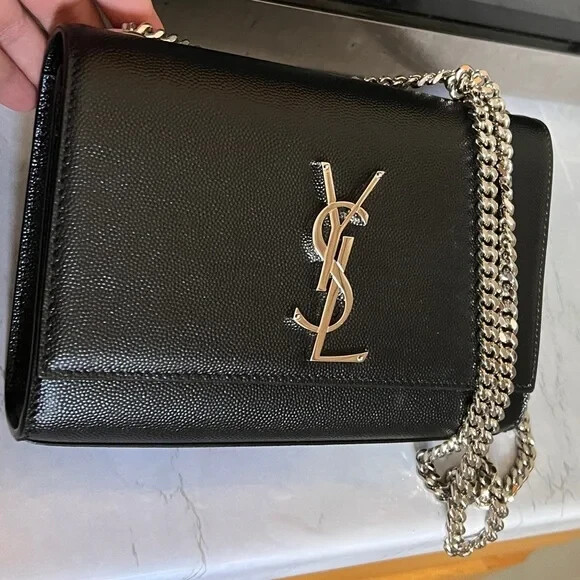 SAINT LAURENT YSL KATE PICCOLA BORSA A CATENA IN PELLE GOFFRATA GRANA DI POLVERE