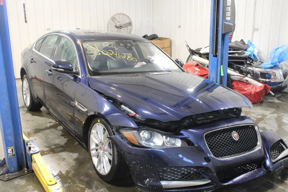 Parasol izquierdo usado se adapta a: Jaguar Xf 2017 grado A izquierdo Foto 4 de 4