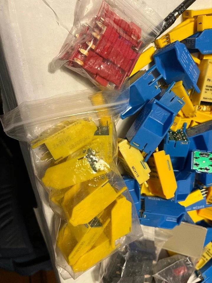 Digicomm,ScientificAtlanta,Cisco Gainmaker Knock Down Pads + 信号控制器 批量 — 第 2/4 张图片