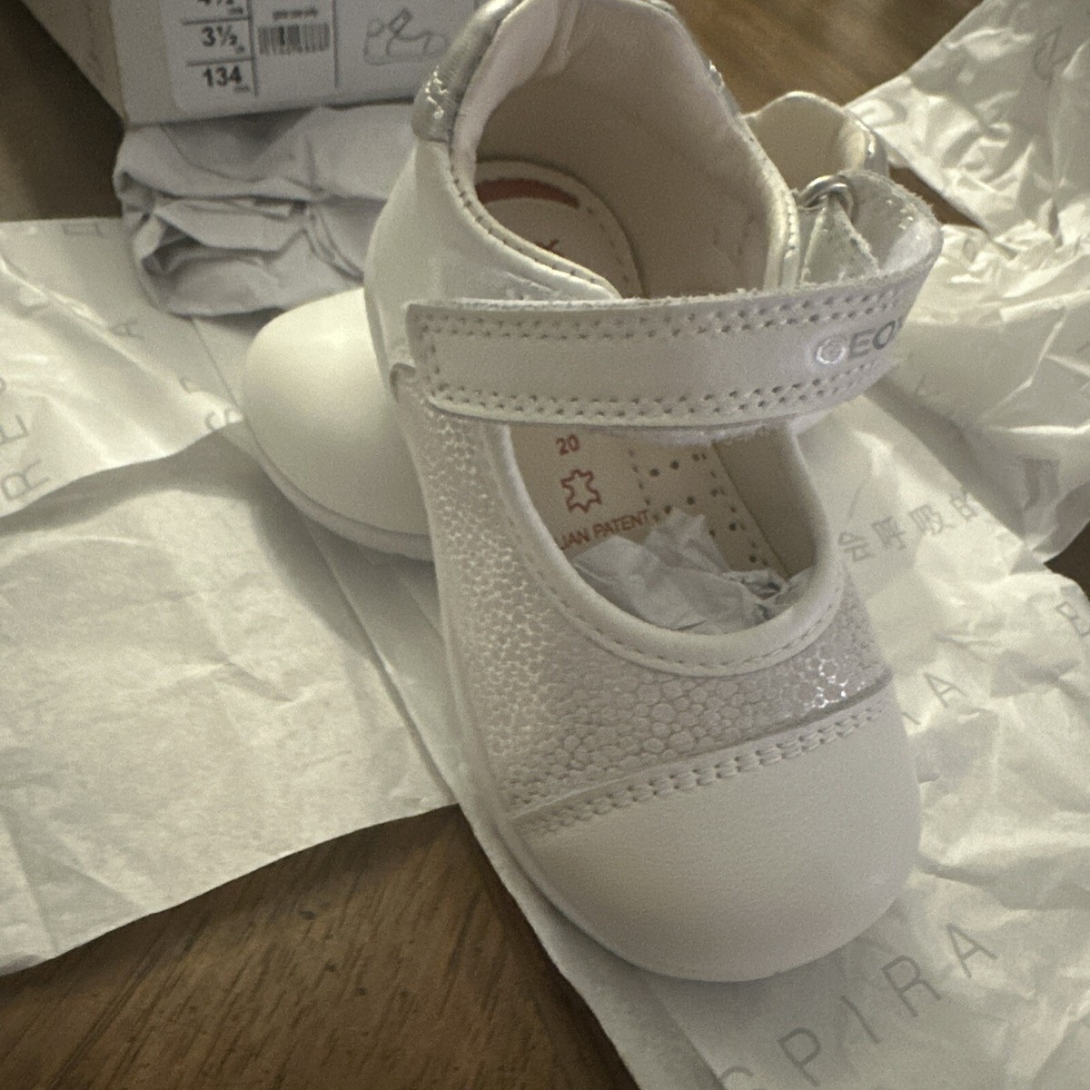 Geox KidsKaytan 103(Infant/Toddler)(White/Silver)Girl's Shoes