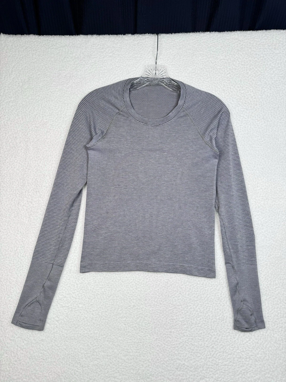 Lululemon Swiftly Tech Long Sleeve 2.0 Crew Shirt Gray Black 21.5 x 15.25
