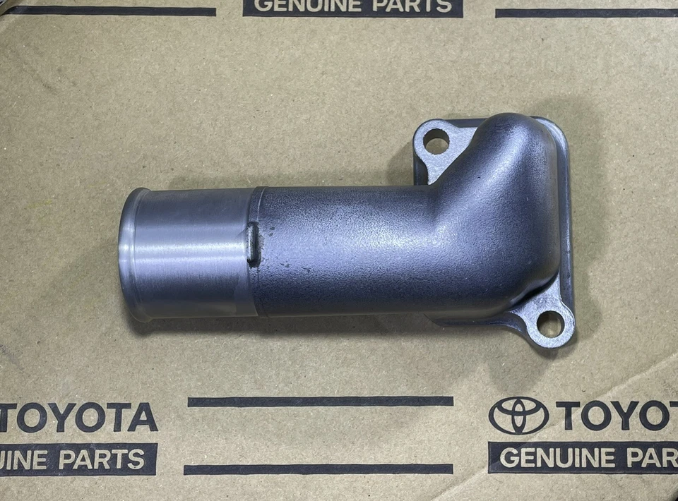 91-95 TOYOTA 4RUNNER 3.0L MOTOR REFRIGERANTE RADIADOR SALIDA AGUA CARCASA OEM NUEVO Foto 2 de 4