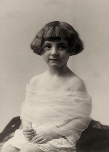 Antique Photo Young Girl Bob Haircut Early 1900 S Photo