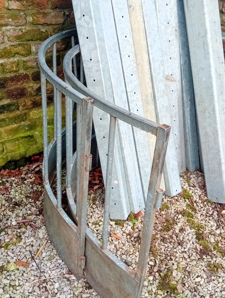 galvanised steel posts 10cmx10cmx 170cm - unbranded - Image 4 of 4