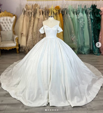 Elegant Wedding Dresses Off Shoulder Chapel Train Classical Bridal Gowns