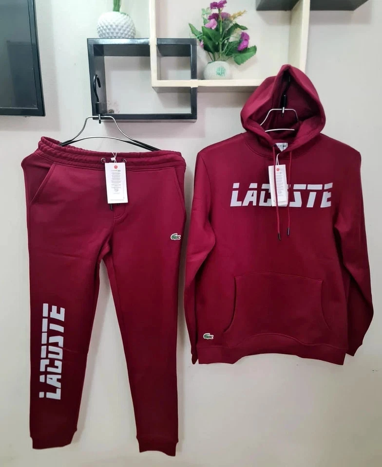 Conjunto de chándal con capucha Lacoste - Sudadera con capucha y pantalón polar con bolsillo canguro Foto 3 de 4