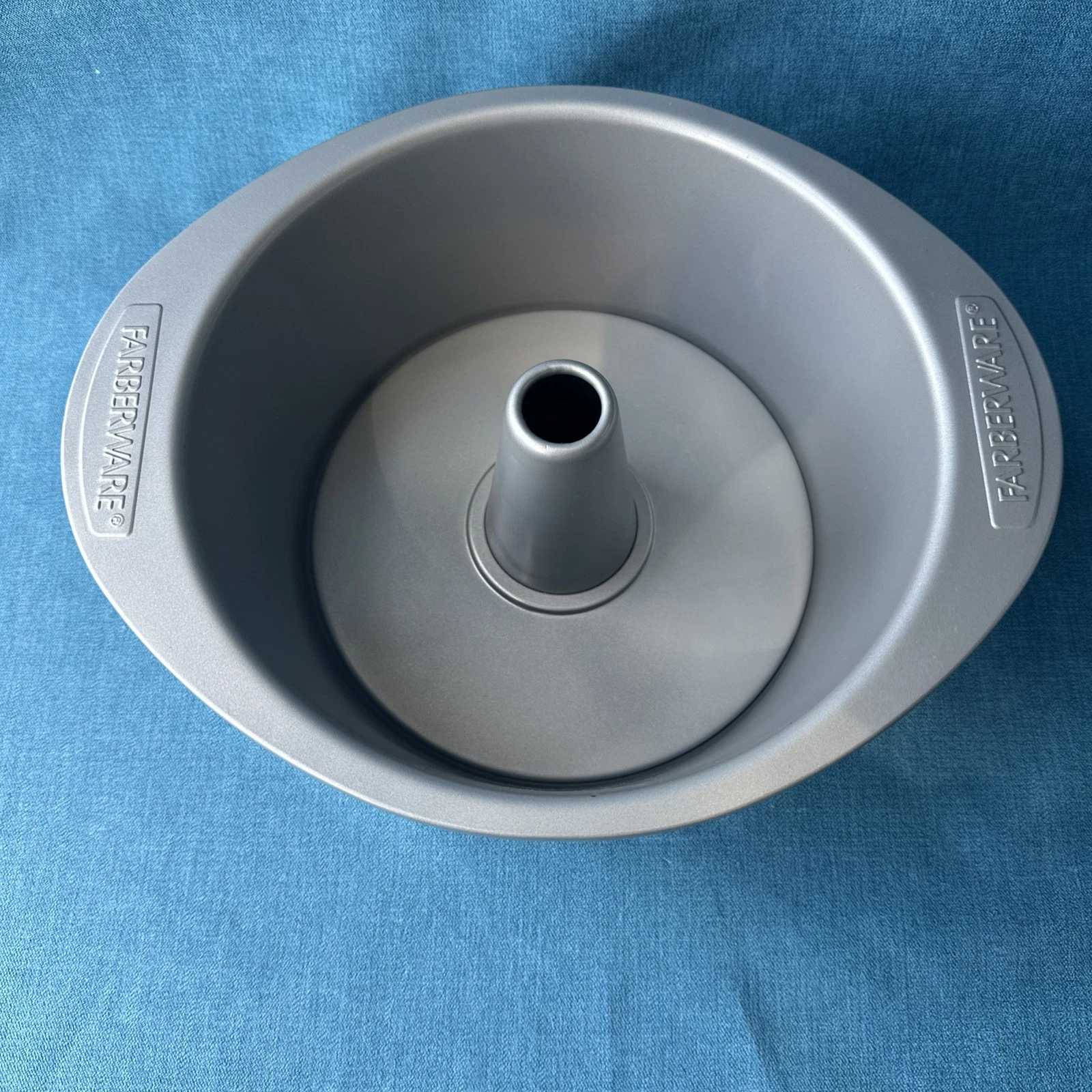 FARBERWARE angel food cake pan LKNEW NON-STICK 10” COATED METAL BAKEWARE