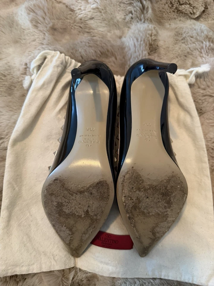 Zapatos de salón Valentino Garavani Rockstud Cage charol negro con tachuela talla 39,5 Foto 4 de 4