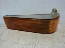 89 90 91 92 FORD RANGER LEFT DRIVER  CORNER/PARK LIGHT PARKLAMP/TURN SIGNAL BELO