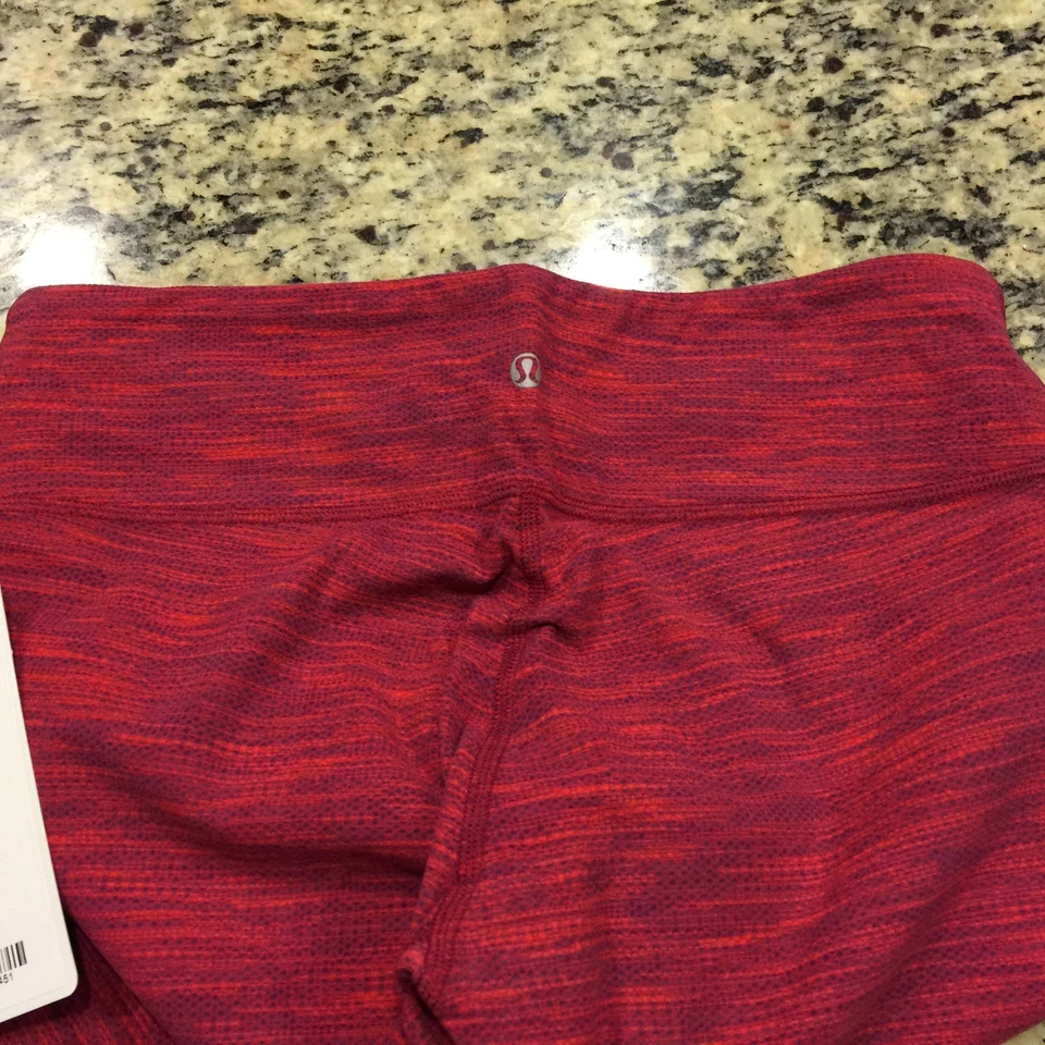 全新带标签 Lululemon Wunder Under Crop II 钻石提花太空染料大黄蜂浆果 10 — 第 4/4 张图片