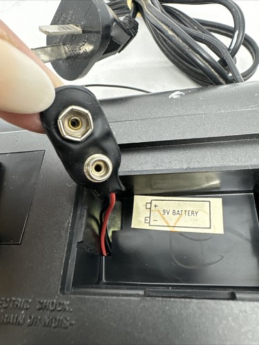 VINTAGE GAF ELECTRONIC CLOCK RADIO FM/AM, ANALOG AND DIGITAL DESPLAY - Picture 10 of 12