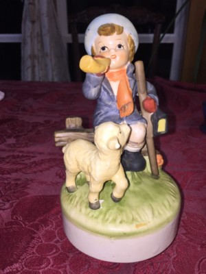 H2) Melodies Edelweiss Music Box 8741 Boy Horn And Sheep Works