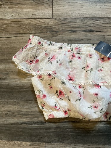 NWT FOREVER 21 Cropped Off The Shoulder Top / Size 3X / White Floral  - Picture 2 of 7