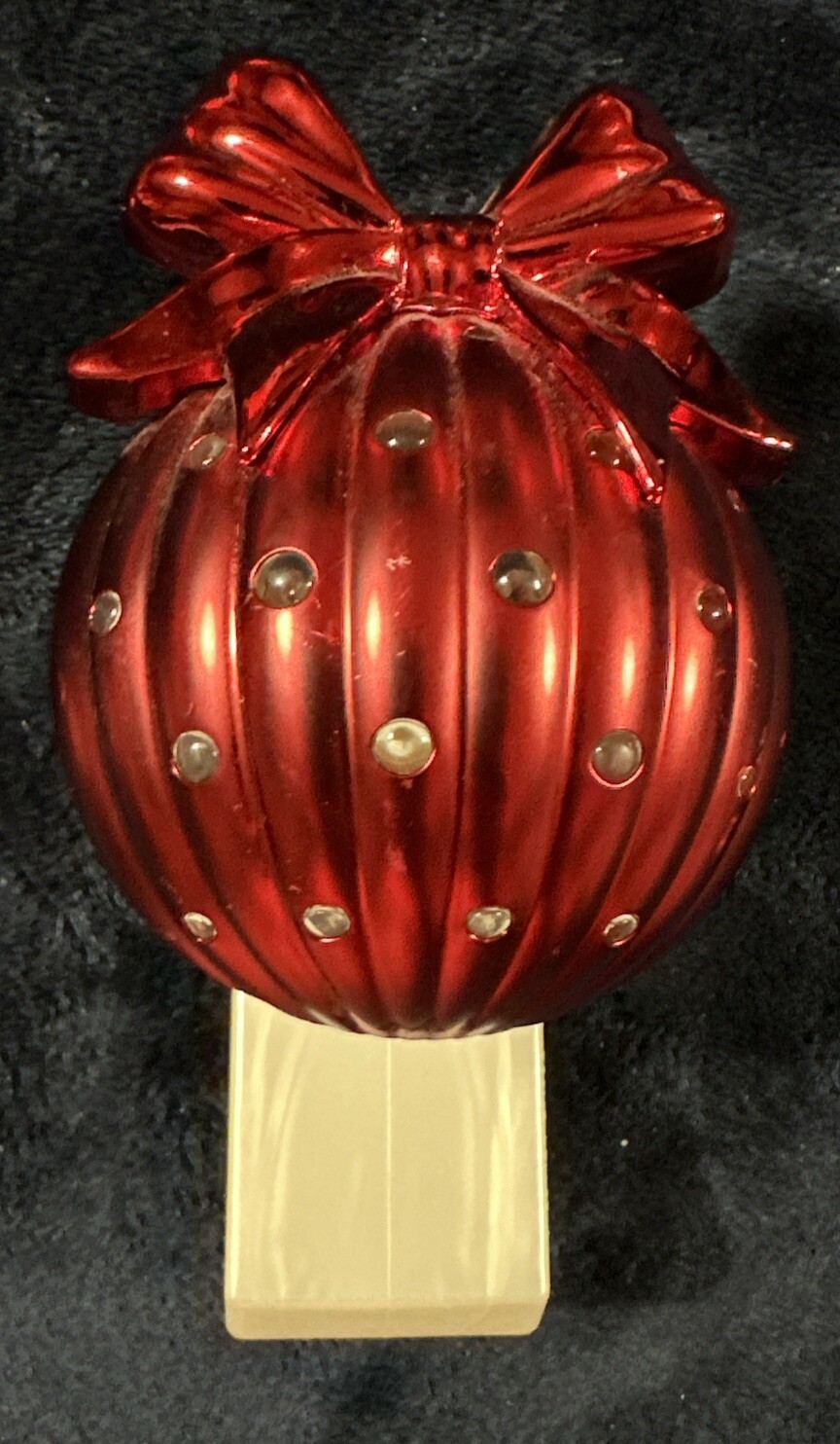 Bath & Body Works Red Christmas Ornament Wallflower Plug-In Diffuser-image