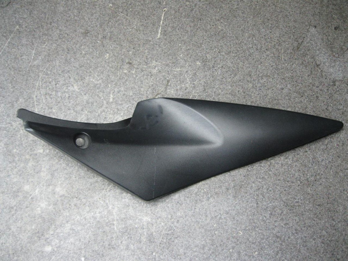 06 Suzuki GSXR GSXR 750 Right Tank Trim 107F | eBay