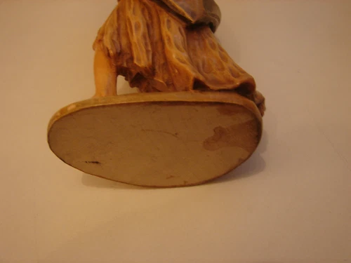 alte handgeschnitzte Krippenfigur, 16cm hoch, Hirte mit Schale, Allgäu - Bild 4 von 4