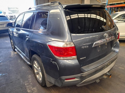 TOYOTA KLUGER LEFT GUARD GSU40-GSU45, 07/10-02/14 - Picture 2 of 12