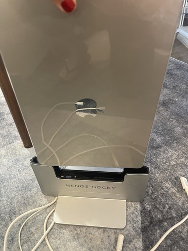 Henge Docks Vertical Dock 15" MacBook Pro Retina Display Station