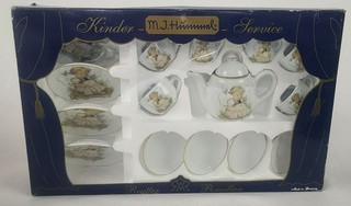 M.J. Hummel Kinder Reutter Porcelain 16 Piece Childrens Tea Set Made In Germany