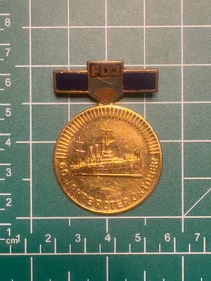 DDR FDJ Auftrag IX Parteitag Medal 60 Jahre Roter Oktober East Germany Award
