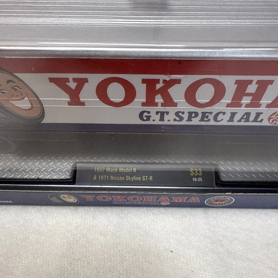 M2 Machines Yokohama 1957 Mack Model N & 1971 Nissan Skyline GT-R (S33  18-25) - Image 3 of 4