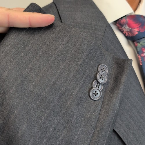 Hugo Boss 2 Piece Suit 46L Charcoal Gray Striped Flat Front Pants 42x34 Bespoke - Picture 7 of 12