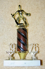 VINTAGE HOCKEY GOALIE TROPHY FROM 1976 METAL TOPPER,WOOD,MARBLE 10 INCH NICE