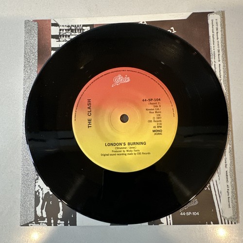 THE CLASH Singles BOX EPIC/SONY 445P103 Japan VINYL 7 - VG+ or better VINYL 45S - Picture 12 of 24