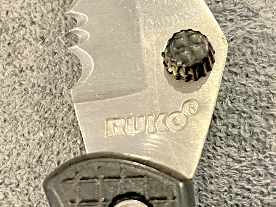 Складной карманный нож Ruko модель RK7032 с комбинированным лезвием и замком черный — 1080,23 - Изображение 3 из 4