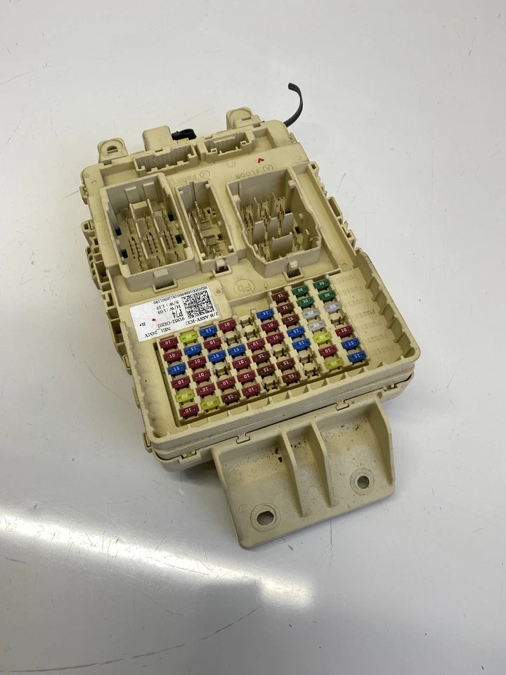 HYUNDAI IONIQ 5 NE 2024 Fuse Box Module 91952-GI202 A238 - Image 3 of 4