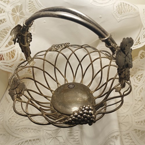 Vtg Godinger Silverplate Wire Bread Fruit Basket Grapes Motif Swing Handle 7.5" - Picture 6 of 11