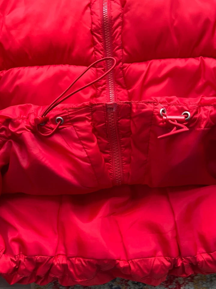 Chaqueta acolchada American Eagle AEO para mujer grande roja cremallera completa bolsillos con capucha Foto 4 de 4