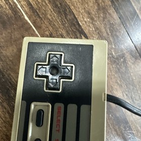 Authentic Nintendo NES Controller - Tested! NES-004