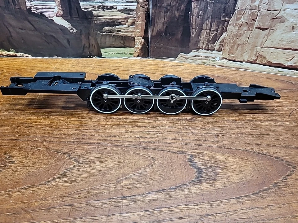 MTH O Gauge 0-8-0 Chassis And Wheels - Image 3 of 4