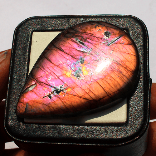 109 Cts Natural Finland Labradorite Purple Fire 52mmx36mm Pear Cabochon Gemstone - Picture 5 of 14