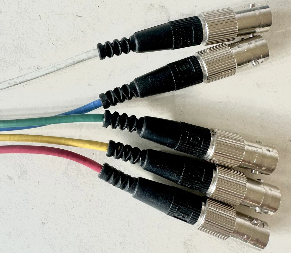 LWC 26-531-12 Video 15-Pin VGA HD Male-Female BNC Breakout 6" Audio Cable - Image 3 of 4