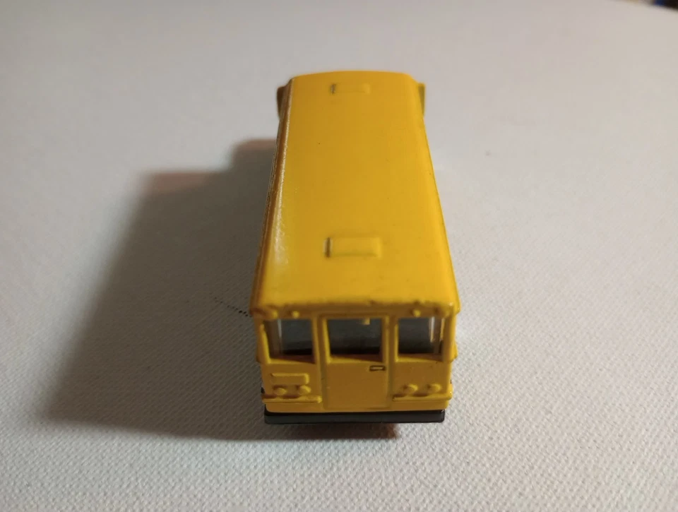 Autobús escolar Hotwheels Brats 1999 a bordo amarillo Ford 5 puntos ruedas cromadas Foto 4 de 4