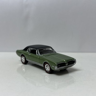 1968 68 Mercury Cougar Collectible 1/64 Scale Diecast Diorama Model
