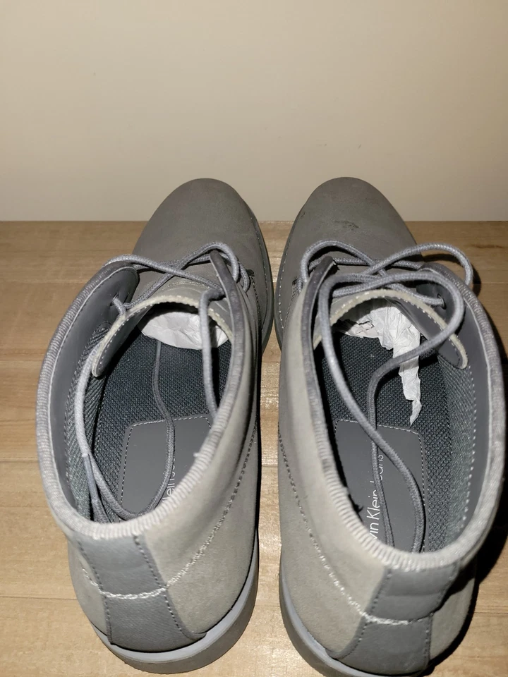 Botines Calvin Klein para hombre gris gamuza look cordones talla 11 Foto 4 de 4