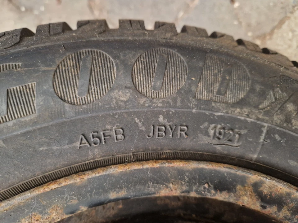 Good Year Ultra Grip 8 165/70 R13 auf Opel Stahlfelge Anzahl:2 DOT: 19/21 - Bild 3 von 4