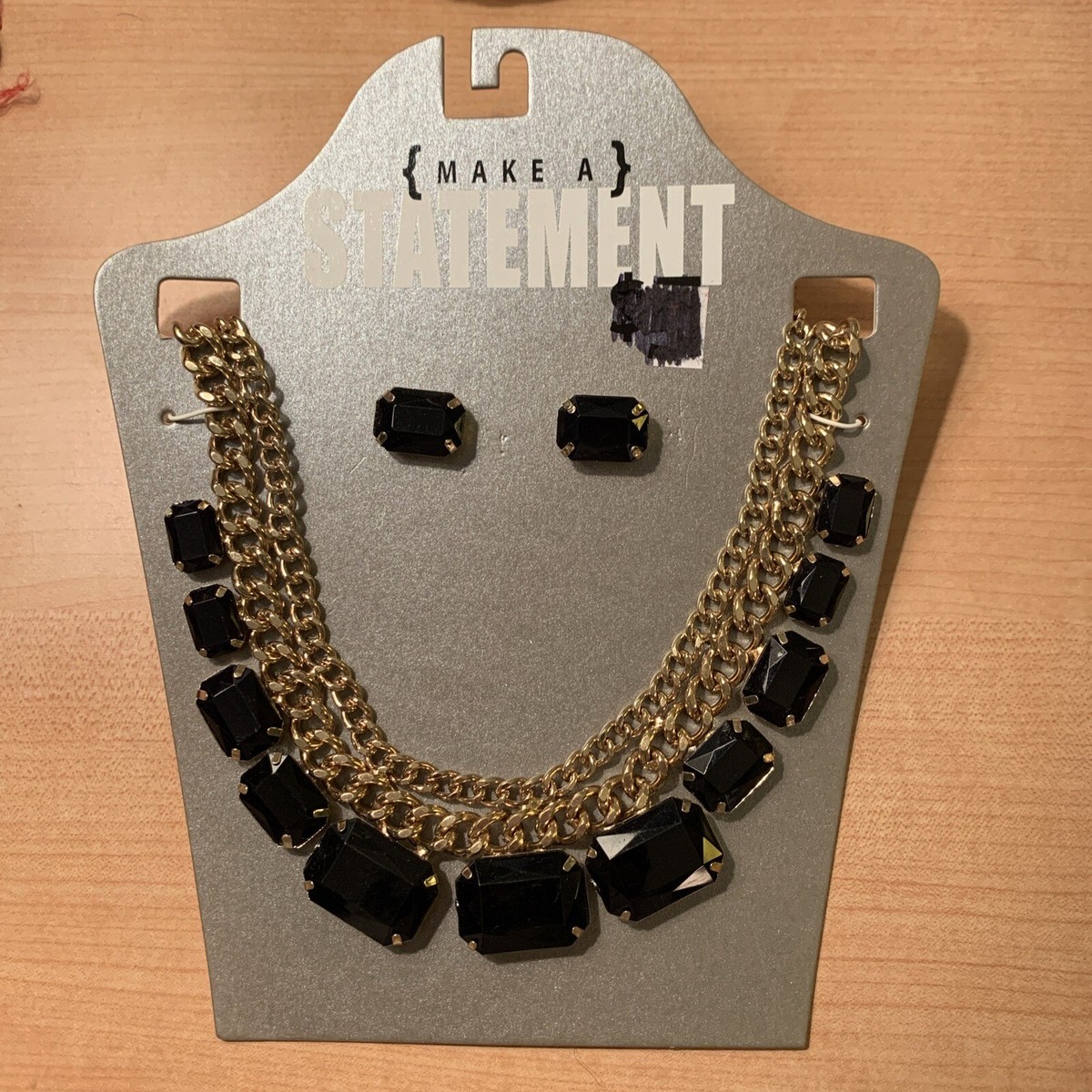 Parure De Bijoux Fantaisie Noire Et Or (collier + Boucles D'oreilles) - Occasion